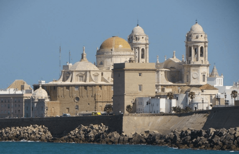 Expat Military Retiree Profile Living in Rota, Spain